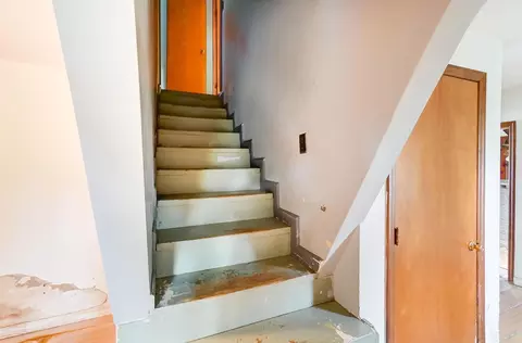 Entry Way - 932 Ruby Ave, Columbus, OH 43227 photo 2 of 2