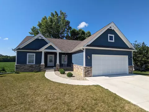 1043 Ridge Dr, Circleville, OH 43113