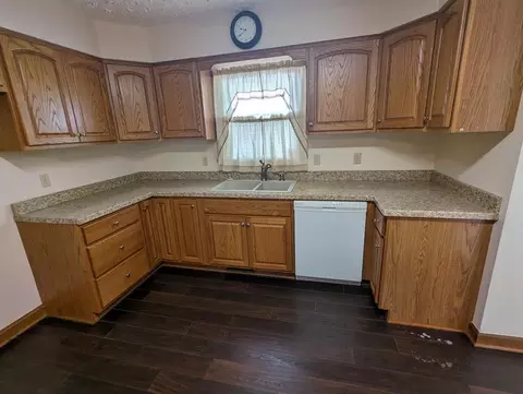 1361 Hanover Ct, Circleville, OH 43113 photo 18