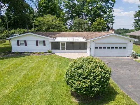 1361 Hanover Ct, Circleville, OH 43113 photo 3