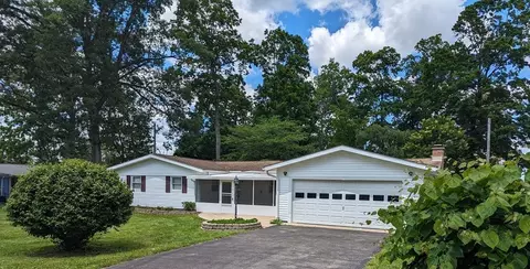 1361 Hanover Ct, Circleville, OH 43113