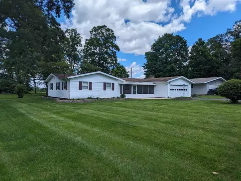 1361 Hanover Ct, Circleville, OH 43113 photo 8