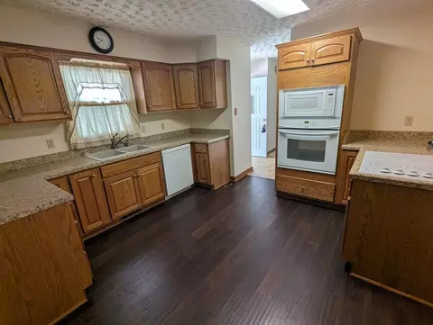 1361 Hanover Ct, Circleville, OH 43113 photo 21
