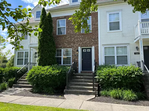 725 Lazelle Rd, Westerville, OH 43081