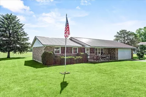 Exterior - 843 S Main St, De Graff, OH 43318 photo 3 of 10