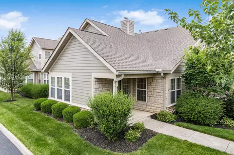 5352 Knotting Woods Dr, Westerville, OH 43081