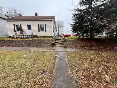 703 S North St, Washington Court House, OH 43160