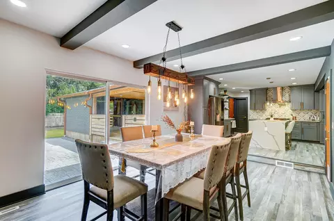 Dining - 1380 Devonhurst Dr, Columbus, OH 43232 photo 3 of 3
