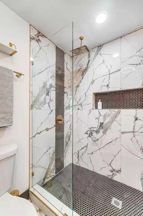 Bath - 1380 Devonhurst Dr, Columbus, OH 43232 photo 6 of 16