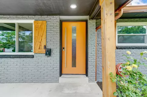 Entry Way - 1380 Devonhurst Dr, Columbus, OH 43232 photo 1 of 2