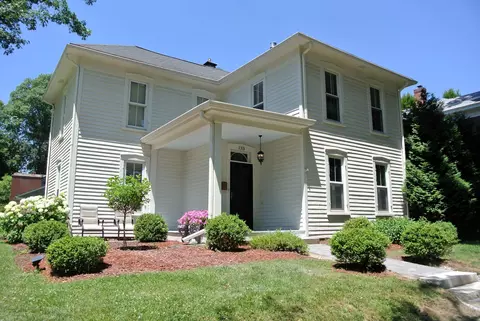 133 S Main St, Granville, OH 43023