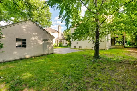 Exterior - 2832 E Broad St, Columbus, OH 43209 photo 11 of 11