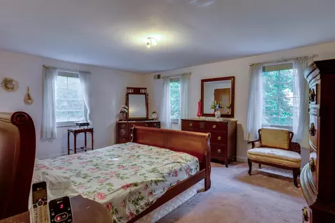 Bedroom - 2832 E Broad St, Columbus, OH 43209 photo 1 of 4