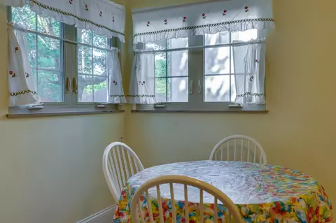 Dining - 2832 E Broad St, Columbus, OH 43209 photo 3 of 3