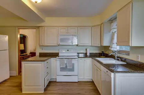 Kitchen - 2832 E Broad St, Columbus, OH 43209 photo 3 of 4