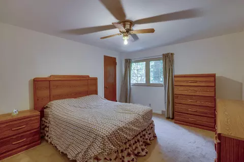 Bedroom - 2832 E Broad St, Columbus, OH 43209 photo 3 of 4