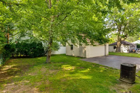 Exterior - 2832 E Broad St, Columbus, OH 43209 photo 10 of 11