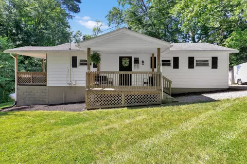 12440 Hilltop Dr, Fredericktown, OH 43019