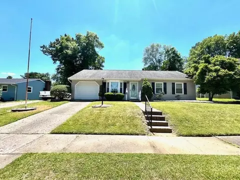 1724 Carl Dr, Lancaster, OH 43130