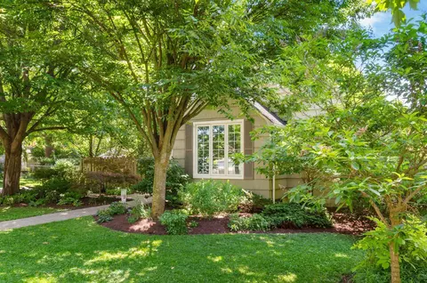 453 Fallis Rd, Columbus, OH 43214 photo 4