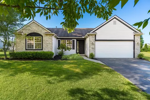 428 Sandmar Ct, Pataskala, OH 43062