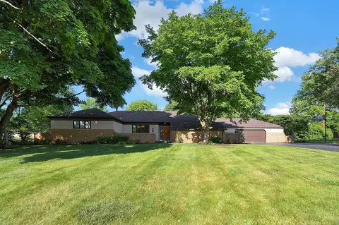 1567 Ongaro Dr, Columbus, OH 43204