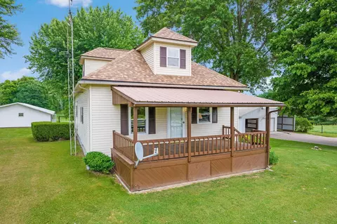 9297 Poplar Forks Rd SE, Newark, OH 43056