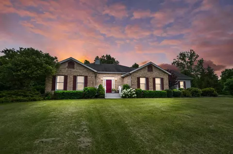 2879 Wildflower Dr, Springfield, OH 45504 photo 2