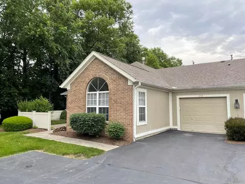 352 Park Woods Ln, Powell, OH 43065