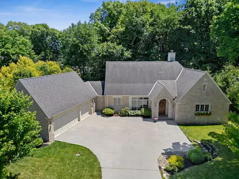 2737 Edington Rd, Upper Arlington, OH 43221