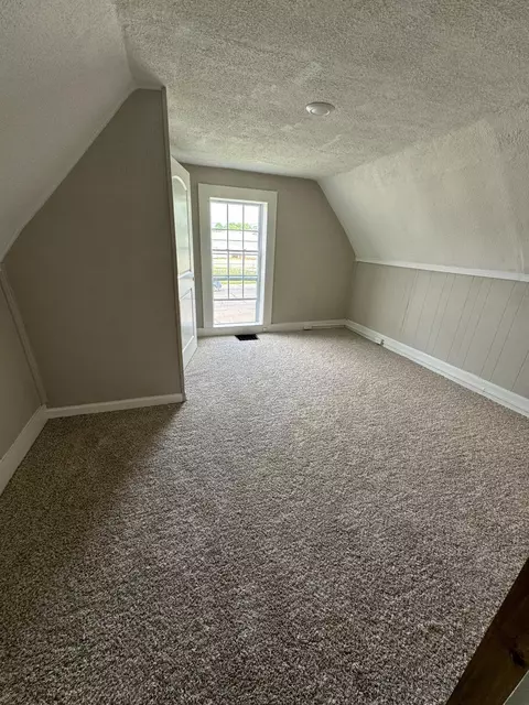 231 E Ohio St, Circleville, OH 43113 photo 13