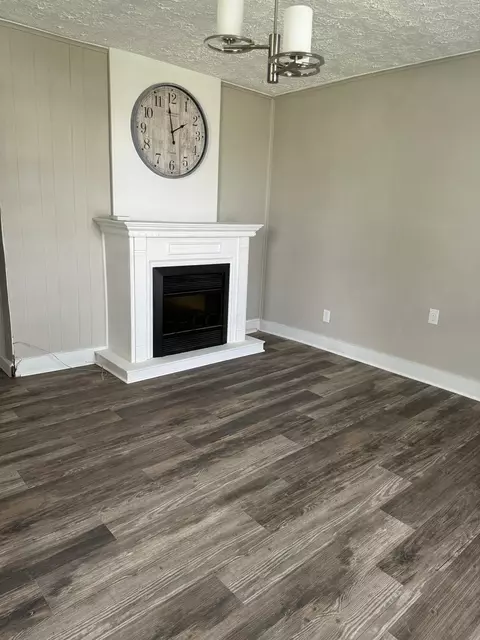 231 E Ohio St, Circleville, OH 43113 photo 9