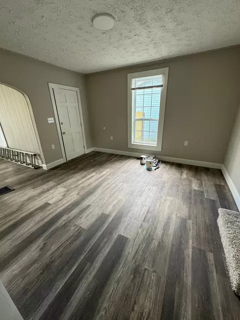 231 E Ohio St, Circleville, OH 43113 photo 7