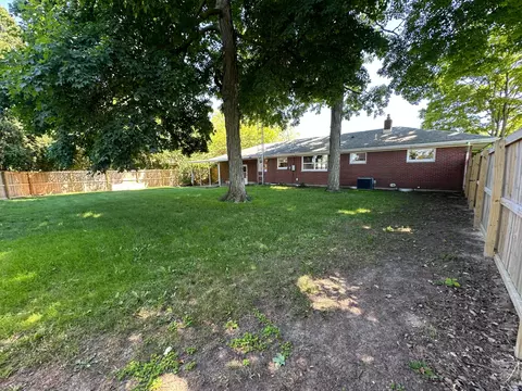 1734 Thomas Dr, Springfield, OH 45503 photo 2