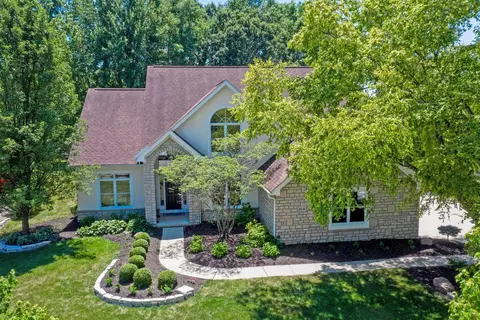 8448 Harvest Wind Dr, Westerville, OH 43082