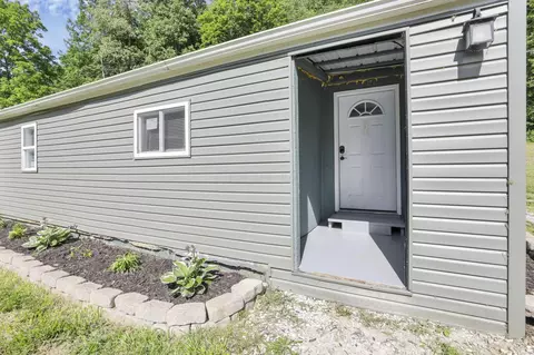 5455 Hansley Rd SE, Sugar Grove, OH 43155