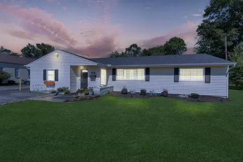 978 Beechwood Rd, Columbus, OH 43227