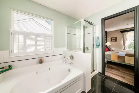 Bath - 160 Beech Dr, Delaware, OH 43015 photo 2 of 5