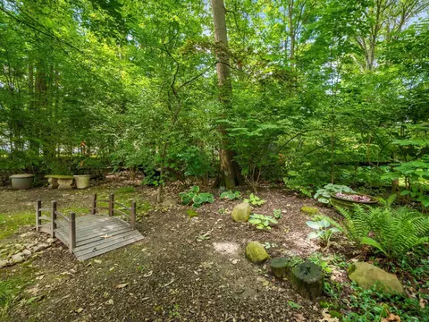 Exterior - 160 Beech Dr, Delaware, OH 43015 photo 8 of 11