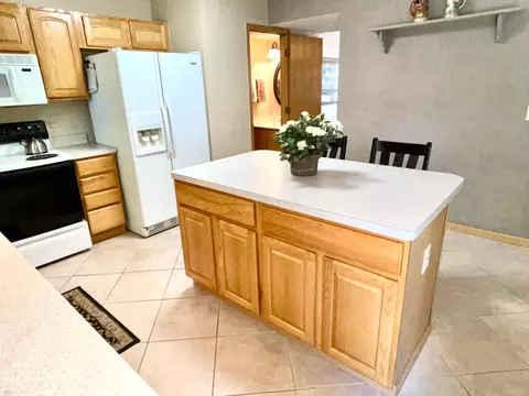 Kitchen - 134 Beech Ct, Delaware, OH 43015 photo 3 of 4