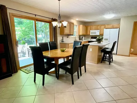 Dining - 134 Beech Ct, Delaware, OH 43015 photo 4 of 4