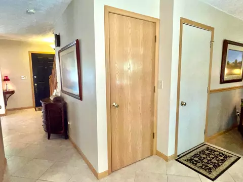 Entry Way - 134 Beech Ct, Delaware, OH 43015 photo 3 of 10