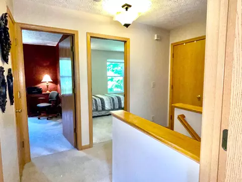 Entry Way - 134 Beech Ct, Delaware, OH 43015 photo 6 of 10