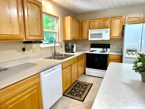 Kitchen - 134 Beech Ct, Delaware, OH 43015 photo 1 of 4