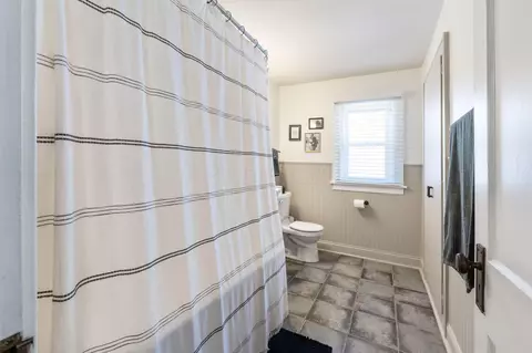 Bath - 54 E Longview Ave, Columbus, OH 43202 photo 2 of 2