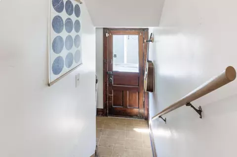Entry Way - 54 E Longview Ave, Columbus, OH 43202 photo 3 of 5