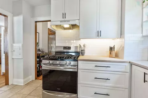 Kitchen - 54 E Longview Ave, Columbus, OH 43202 photo 2 of 5