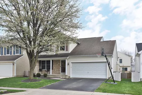 8620 Fernbrook Dr, Lewis Center, OH 43035
