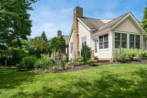 816 Poppy Hills Dr, Blacklick, OH 43004