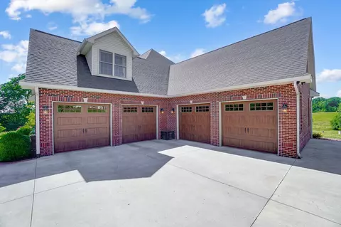 Exterior - 2523 Wildflower Dr, Springfield, OH 45504 photo 22 of 23